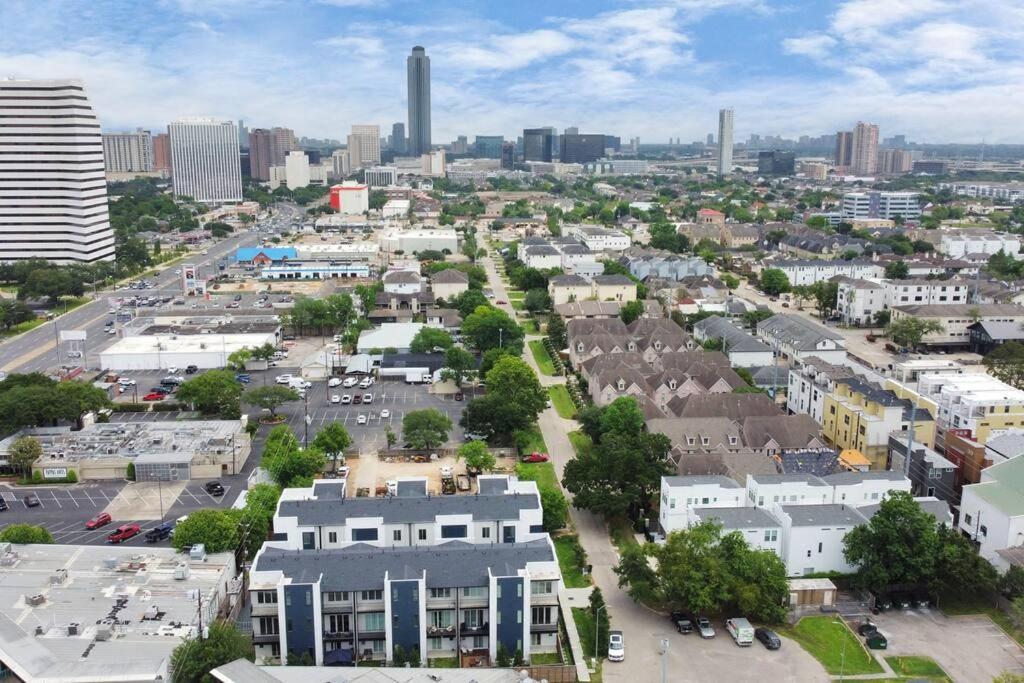 Beautiful Luxurious Houston Galleria Home Exterior foto